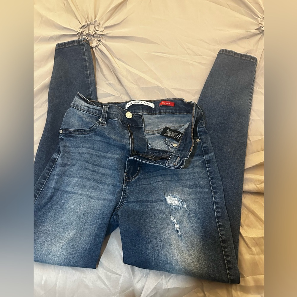 Celebrity Pink's skinny jeans